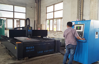 Laser cutting machine